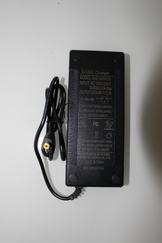 54.6V 2A Ladegerät für 48V Akkus